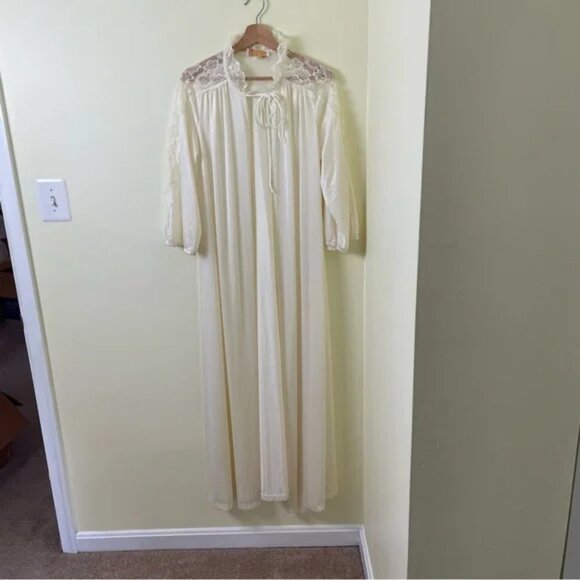 Vintage Ilise Stevens White Lace Nightgown Robe Made in USA SIZE SMALL - Picture 2 of 11